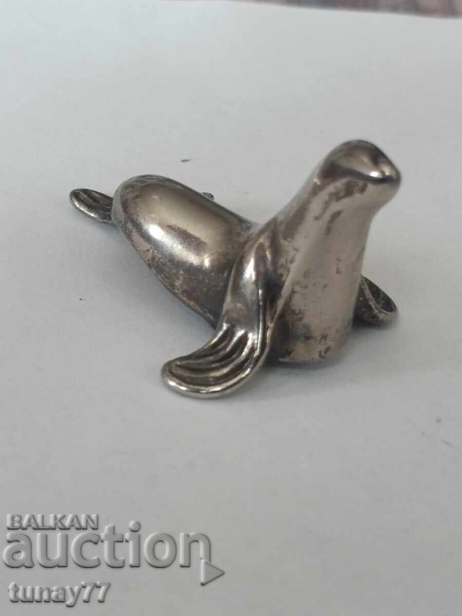 Delivery of Figure Metal Silver-Plated Seal Delivery of Figure Metal Silver-Plated Seal