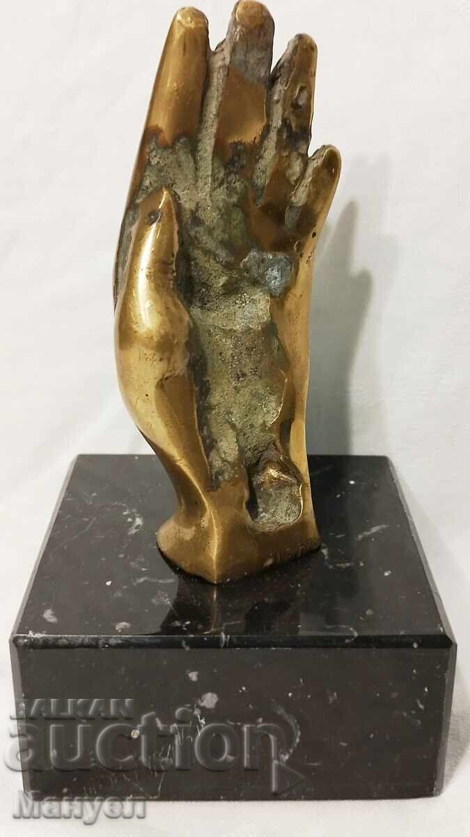 Auction  Beautiful sculpture "Hand".