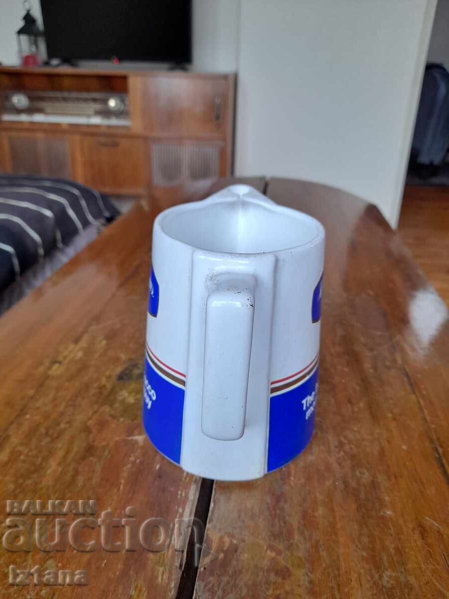 Delivery of Old Rothmans porcelain jug Delivery of Old Rothmans porcelain jug