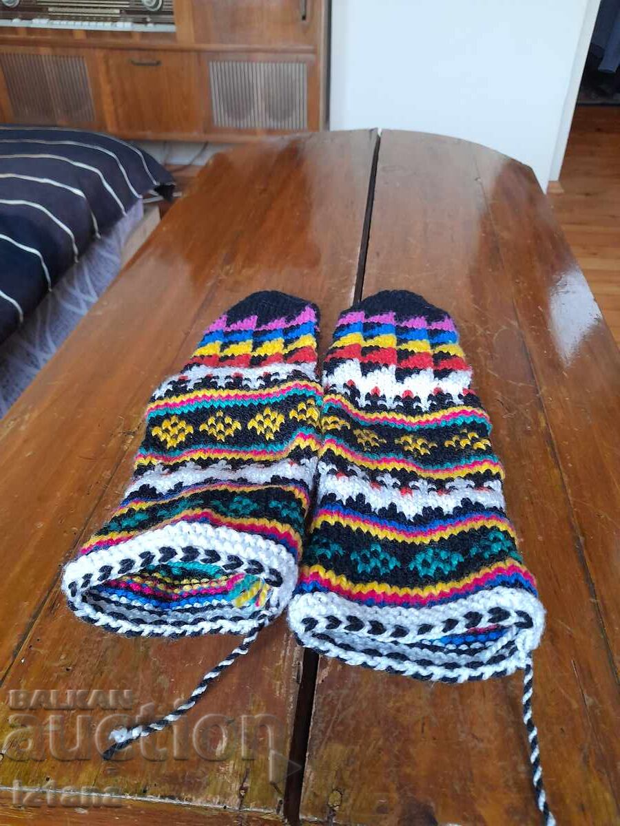 Ciorapi vechi costum cu preț 65.00 BGN | € 33.23 Ciorapi vechi costum cu preț 65.00 BGN | € 33.23