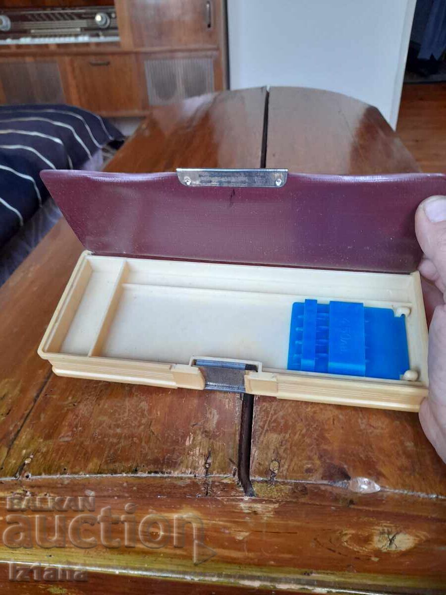 Delivery of An old school kit