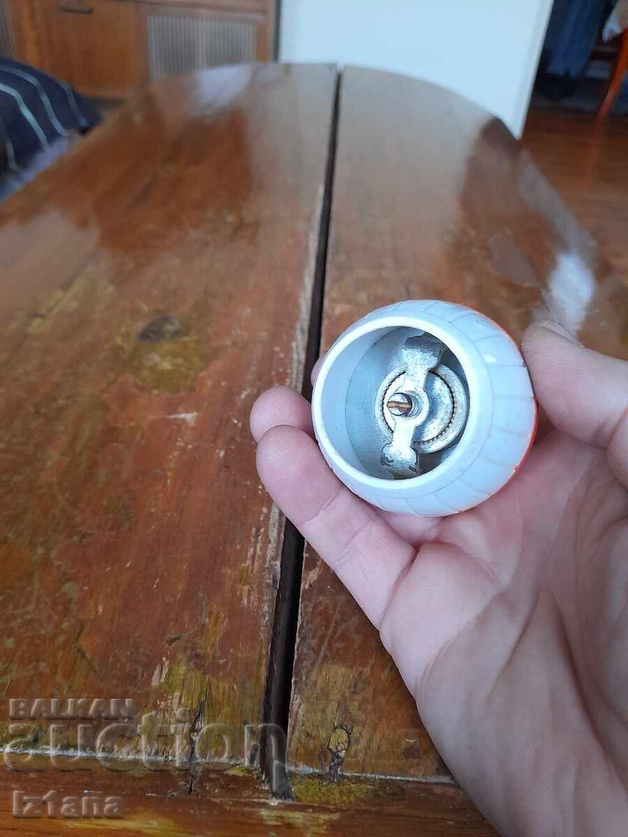 Delivery of Stara Melnička, black pepper mill