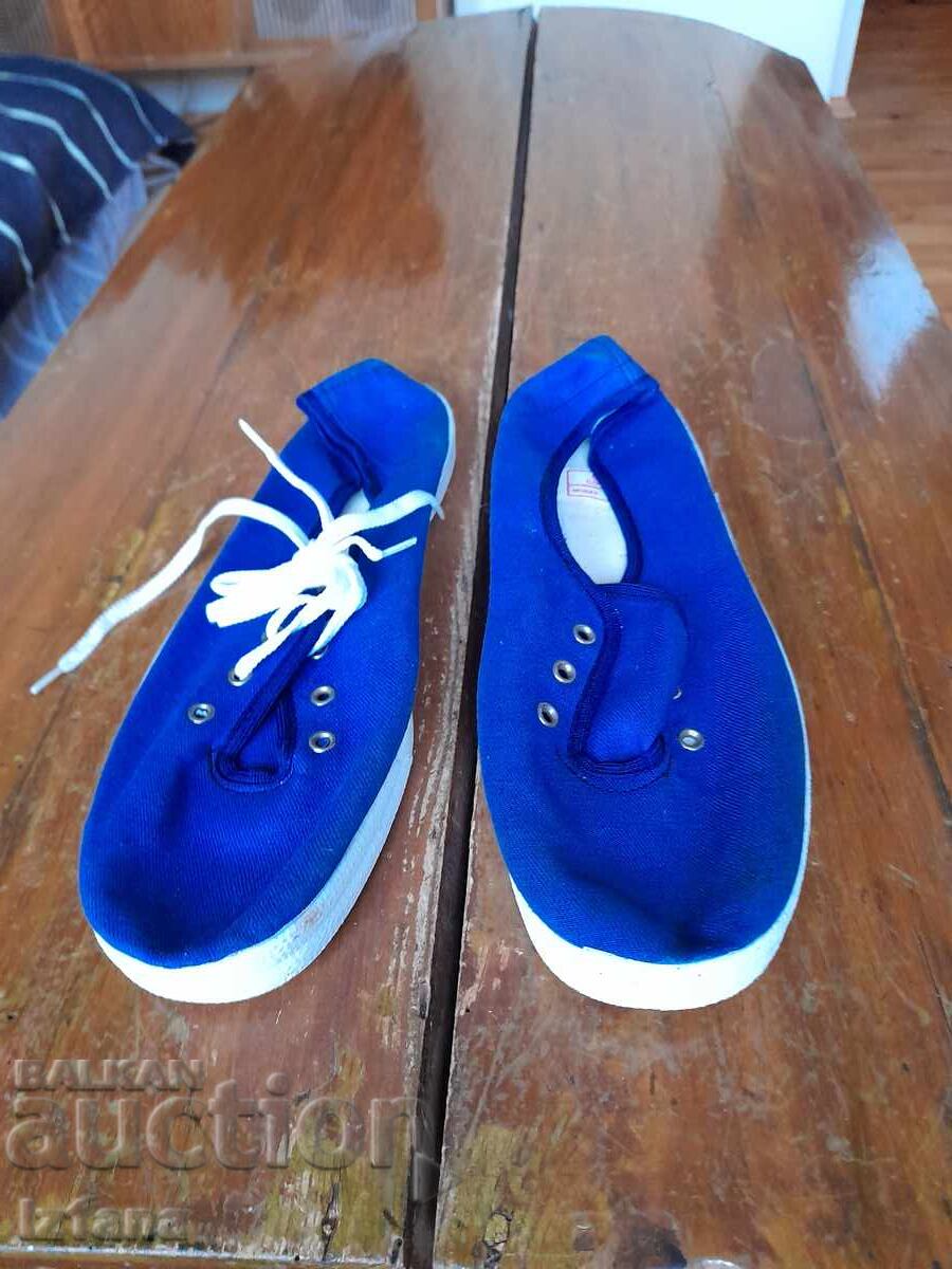 Παλιές λαστιχένιες μπότες, πάνινες μπότες PIRIN με τιμή 43.00 BGN | € 21.99