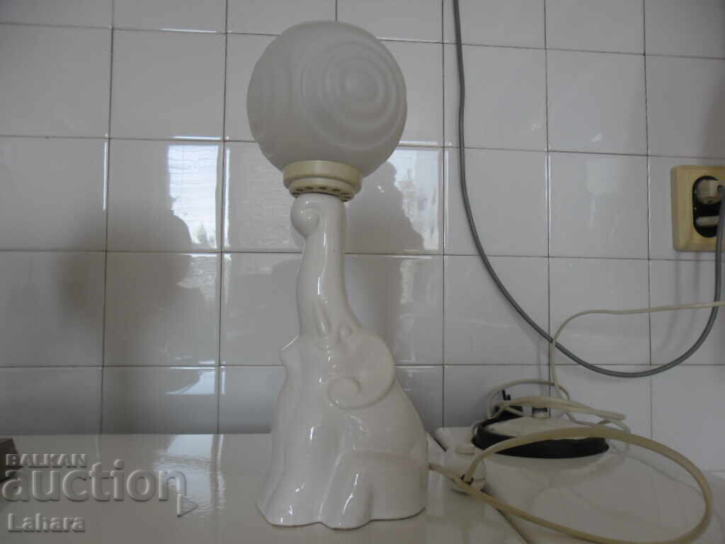 Delivery of Nightstand, table lamp, porcelain elephant Delivery of Nightstand, table lamp, porcelain elephant