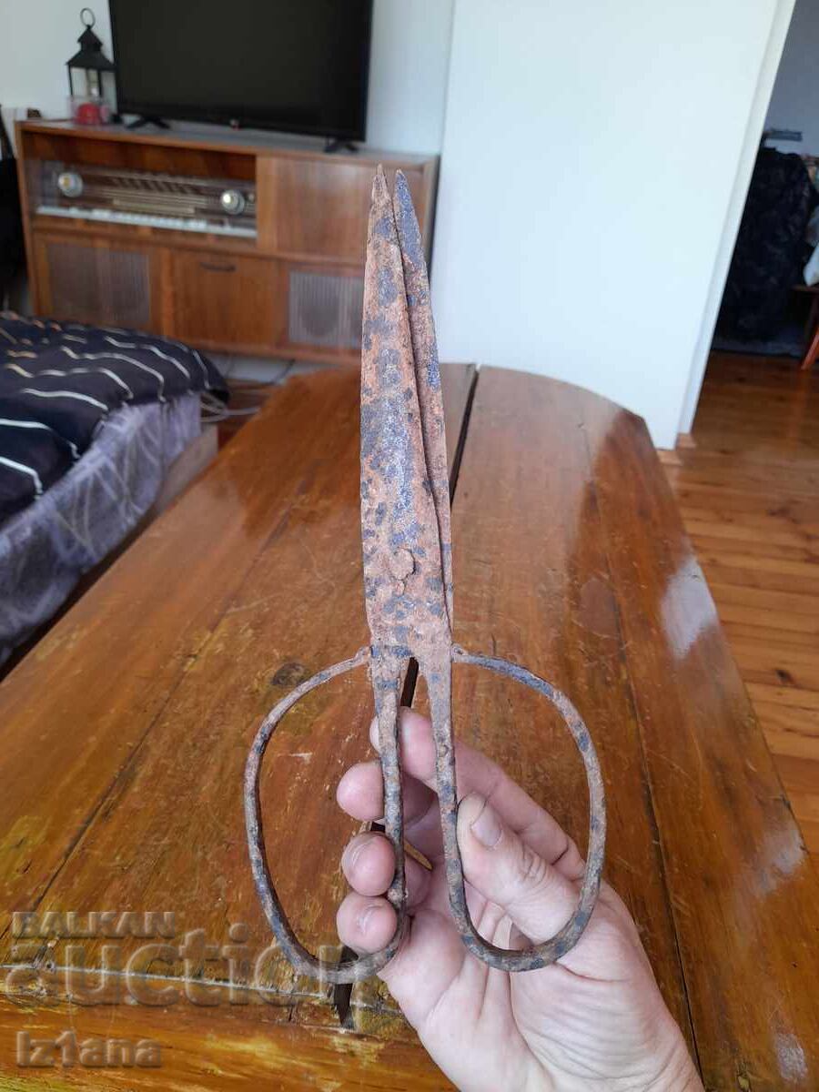 Auction  Old scissors, scissors