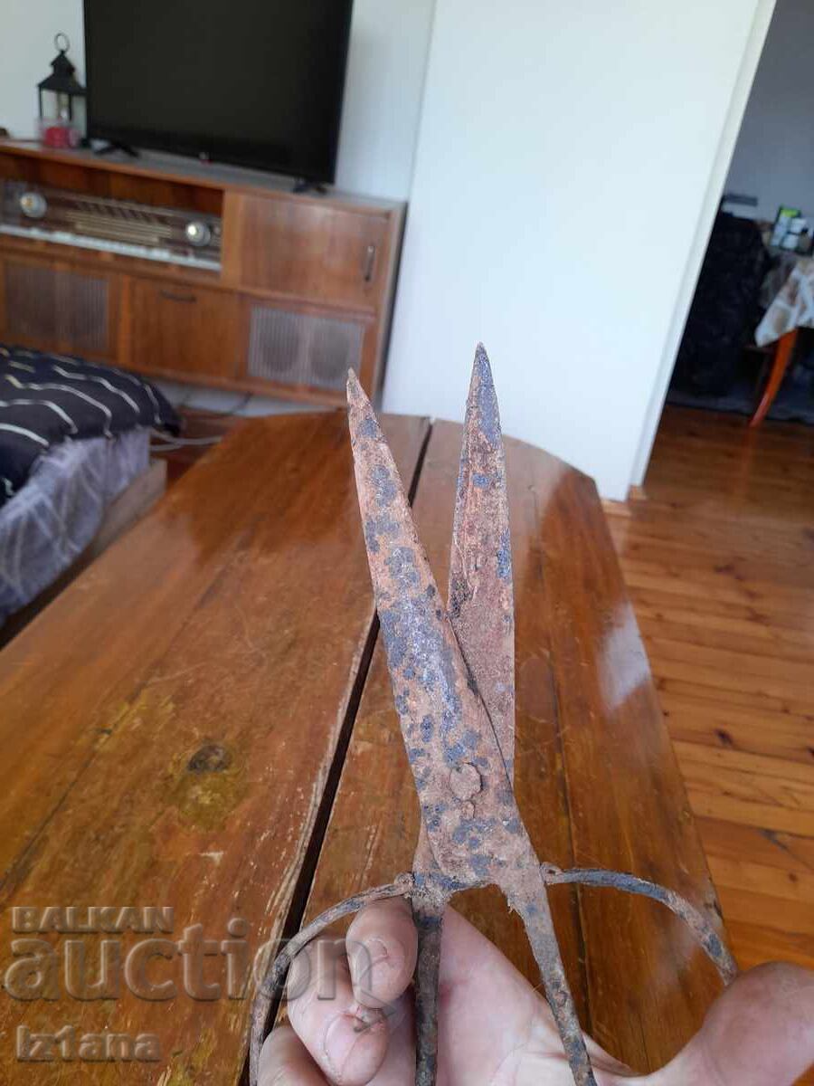 Delivery of Old scissors, scissors
