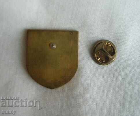 Badge - Club Athletic Bizerten, Tunisia with price 4.50 BGN | € 2.30 Badge - Club Athletic Bizerten, Tunisia with price 4.50 BGN | € 2.30