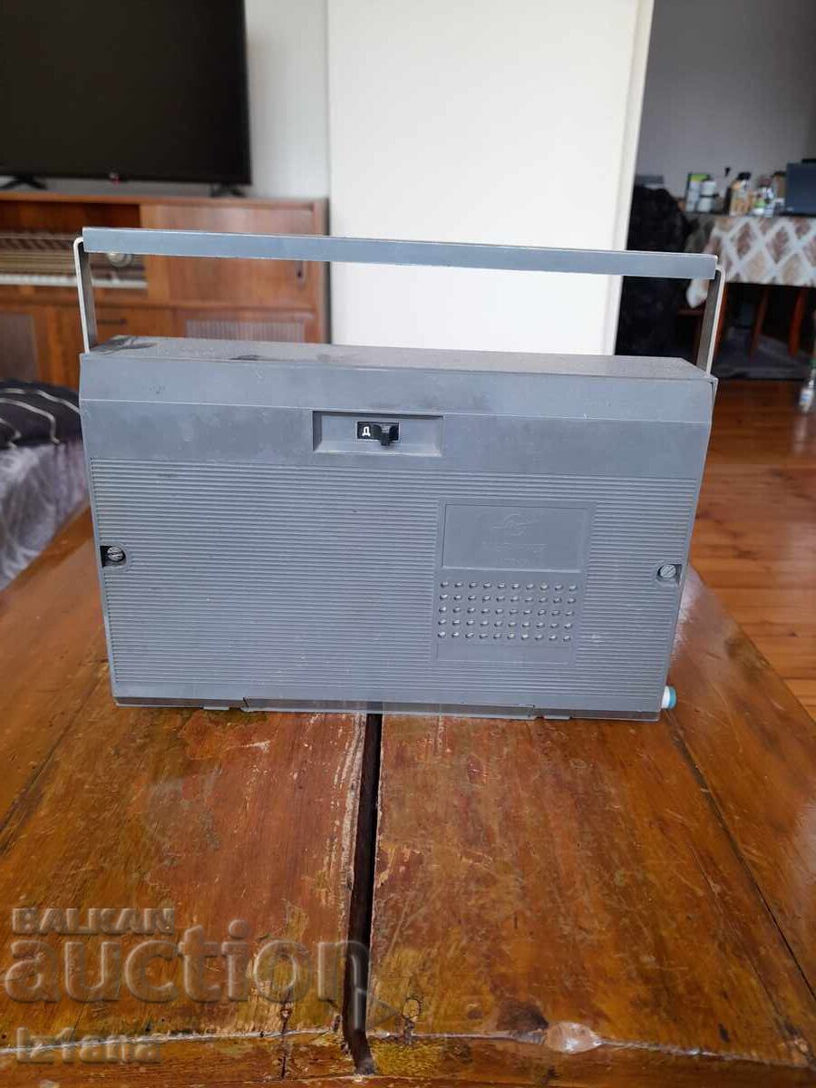 Auction Old radio, Alpinist 405 radio receiver Auction Old radio, Alpinist 405 radio receiver