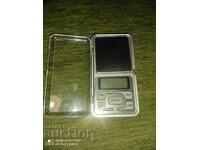 Cantar electronic mic de bijuterii 0,01-0,500g