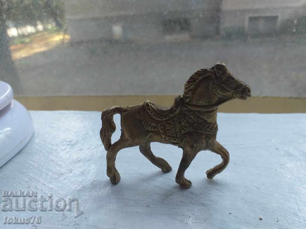 Auction Horse statuette figure plastic bronze Auction Horse statuette figure plastic bronze
