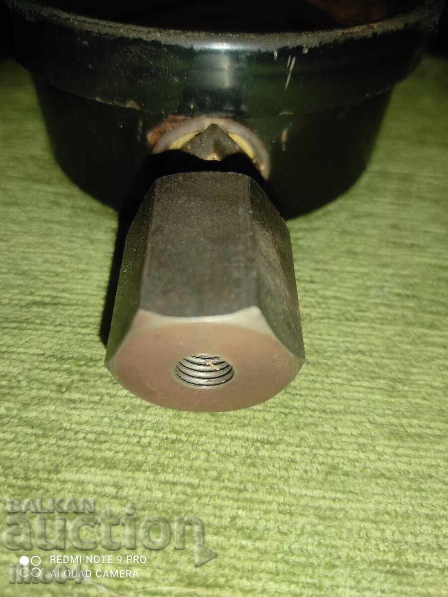 Auction Old pressure gauge Auction Old pressure gauge