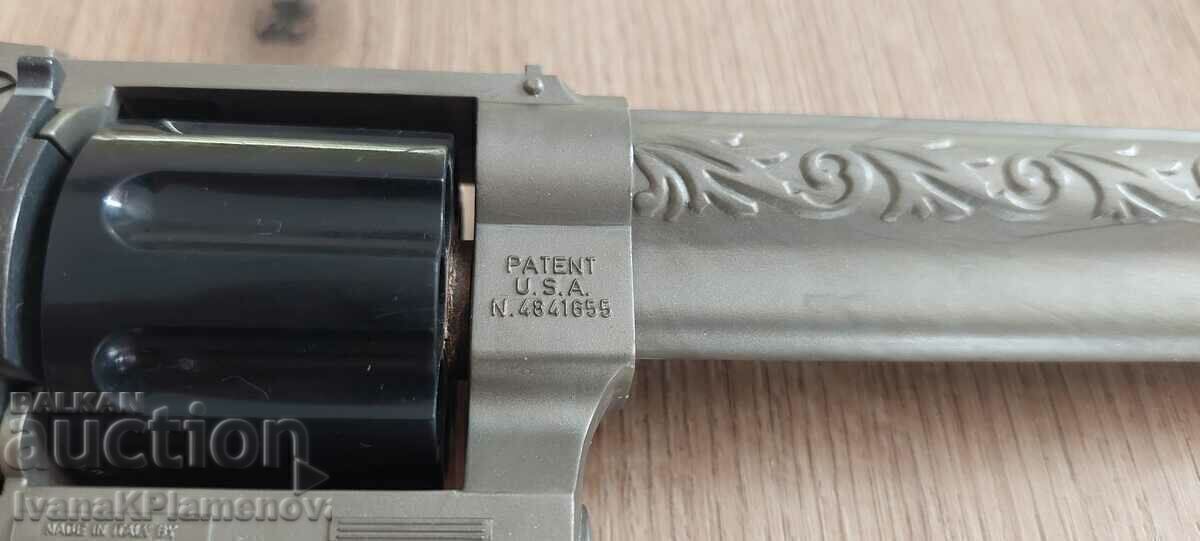 Delivery of Toy gun Delivery of Toy gun