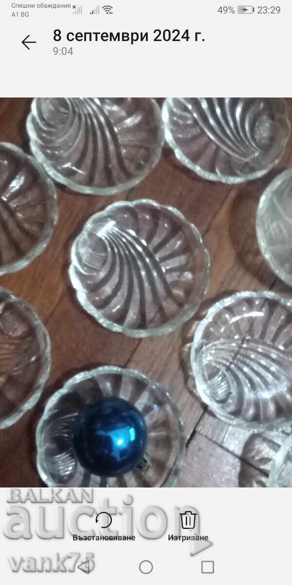 14 pieces of retro glass saucers with price 0.50 BGN | € 0.26 14 pieces of retro glass saucers with price 0.50 BGN | € 0.26