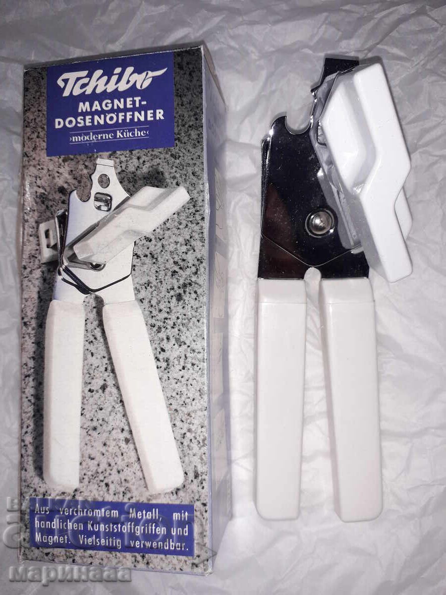 NEW MAGNETIC BOTTLE OPENER with price 8.00 BGN | € 4.09