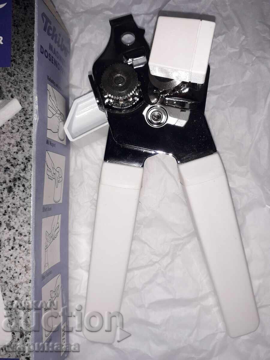 Delivery of NEW MAGNETIC BOTTLE OPENER