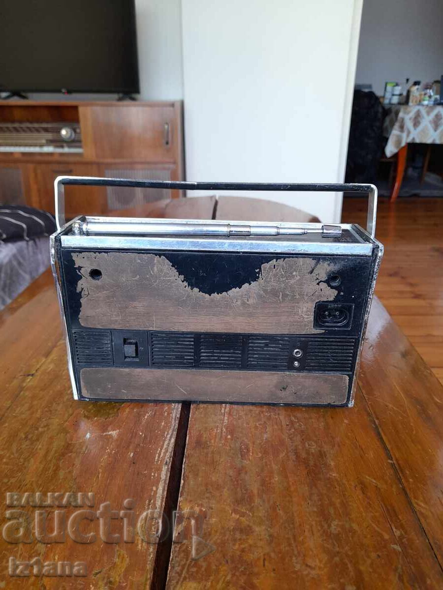 Auction  Old radio, Cambridge radio