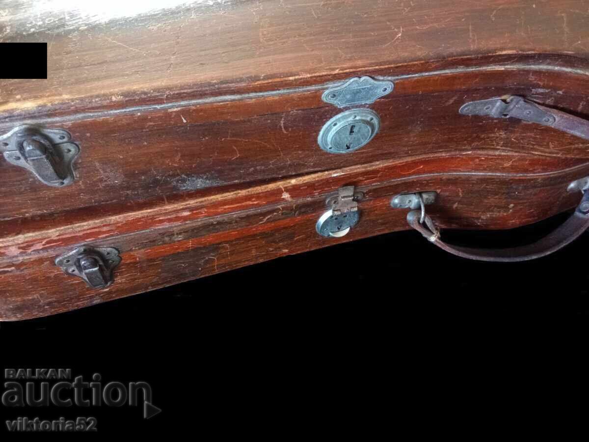 Стари дървени калъфи кутии от цигулки 2 броя с цена € 185.00 | 361.83 лв.