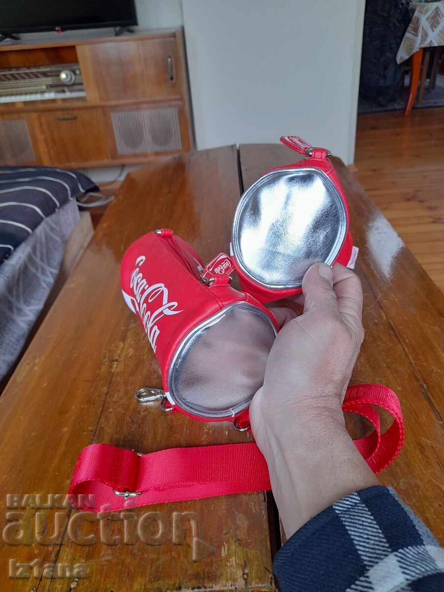 Delivery of Coca Cola bags, cosmetic bags, Coca Cola Delivery of Coca Cola bags, cosmetic bags, Coca Cola