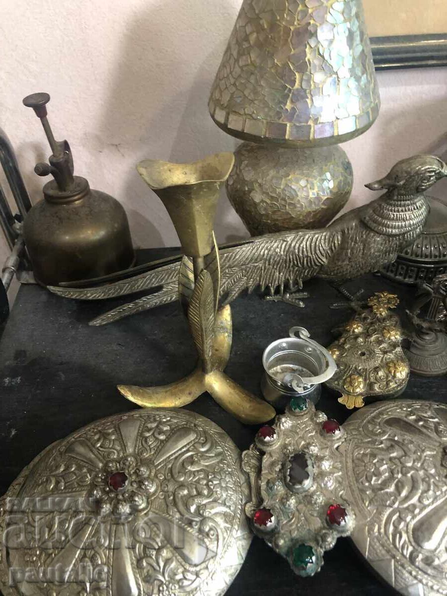 Auction  OLD CANDLEHOLDER FLOWER BRONZE BRASS