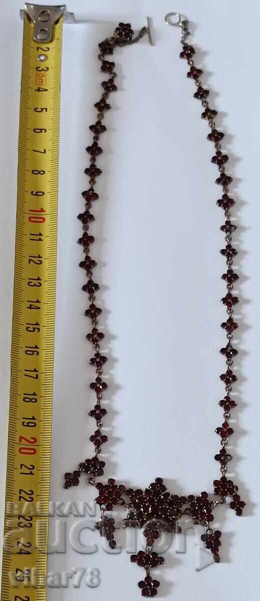 Silver necklace with Garnet needs restoration with price 599.99 BGN | € 306.77 Silver necklace with Garnet needs restoration with price 599.99 BGN | € 306.77