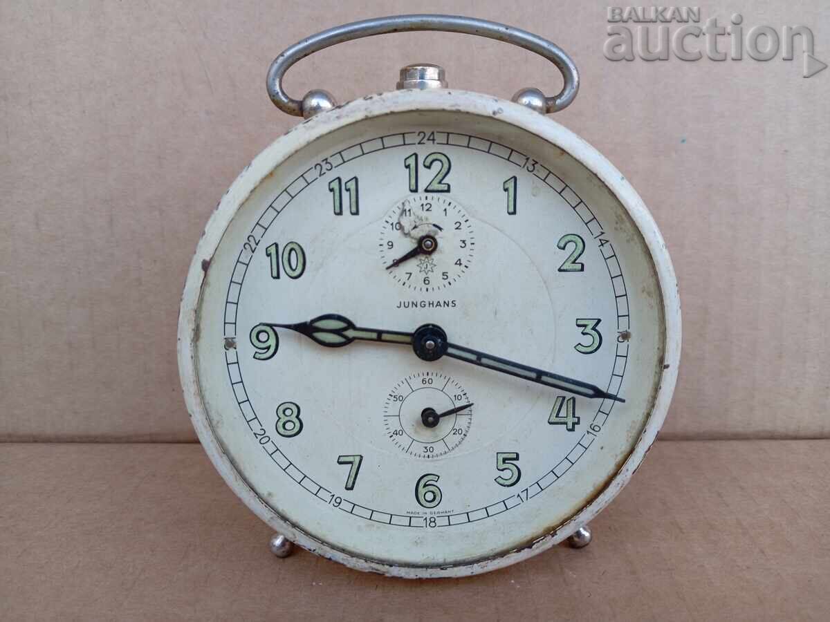 alarm clock PETER MADE IN GERMANY 40s retro with price 31.00 BGN | € 15.85 alarm clock PETER MADE IN GERMANY 40s retro with price 31.00 BGN | € 15.85
