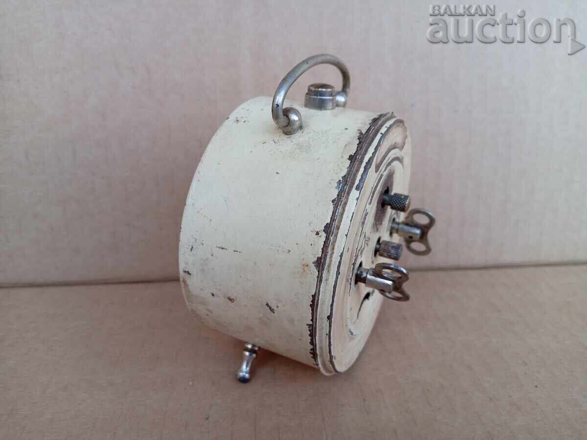 Auction alarm clock PETER MADE IN GERMANY 40s retro Auction alarm clock PETER MADE IN GERMANY 40s retro