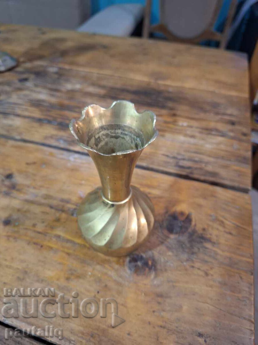 BRONZE BRASS VASE with price 20.00 BGN | € 10.23 BRONZE BRASS VASE with price 20.00 BGN | € 10.23