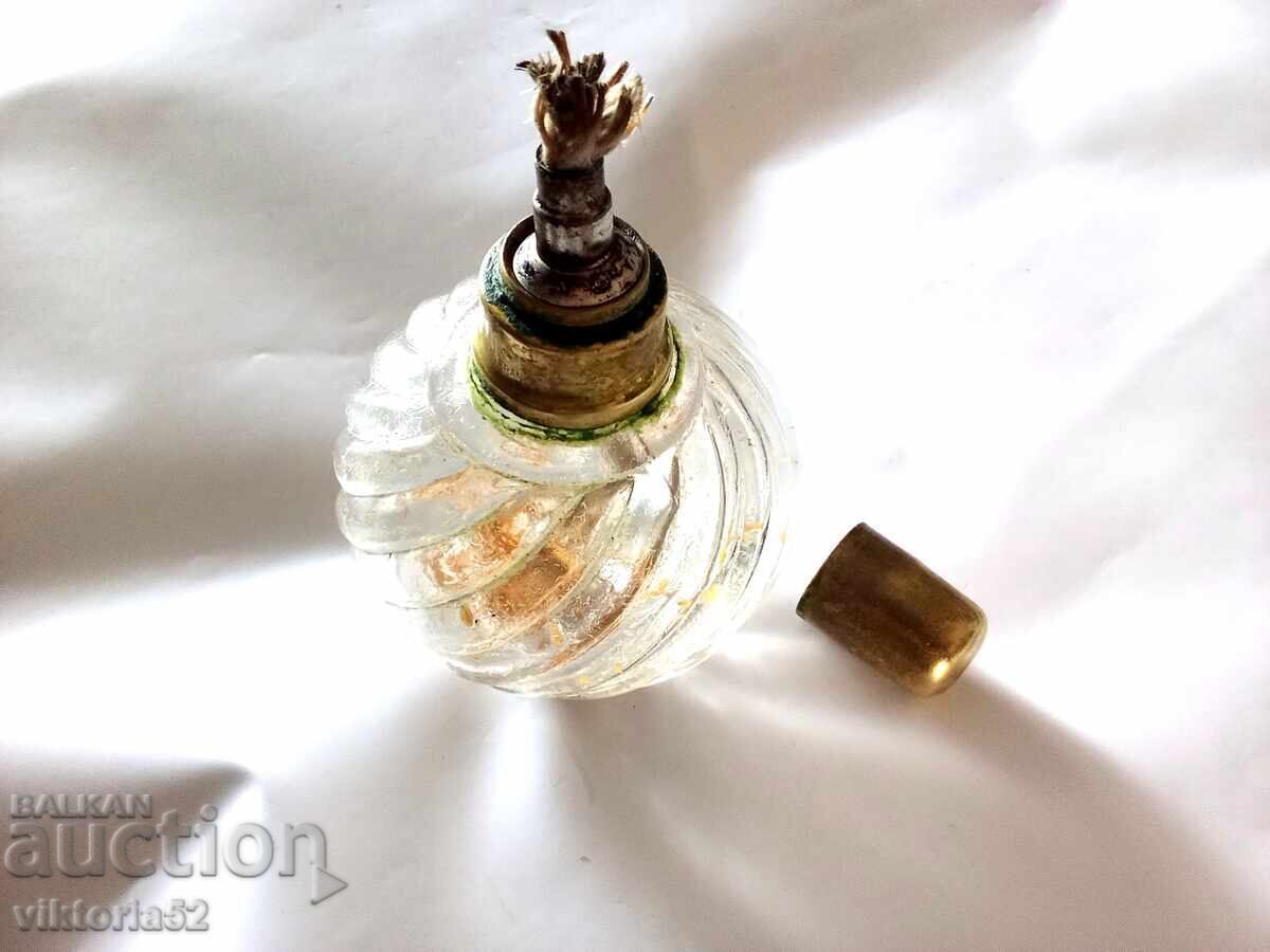 Delivery of Old Berger lamp made of pressed cast glass from 1914 Delivery of Old Berger lamp made of pressed cast glass from 1914