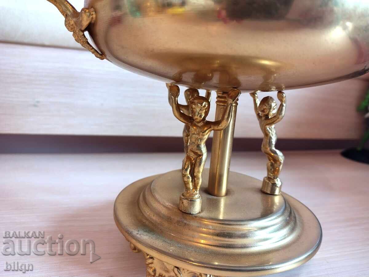 Auction  A beautiful Gilt Dish