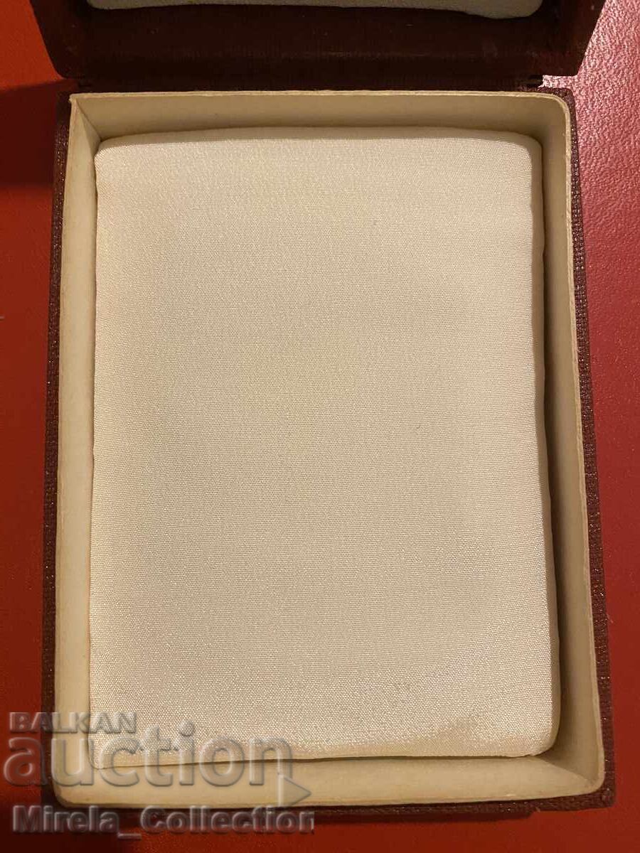 Box for sports order medal breastplate of BSFS with price 5.00 BGN | € 2.56 Box for sports order medal breastplate of BSFS with price 5.00 BGN | € 2.56