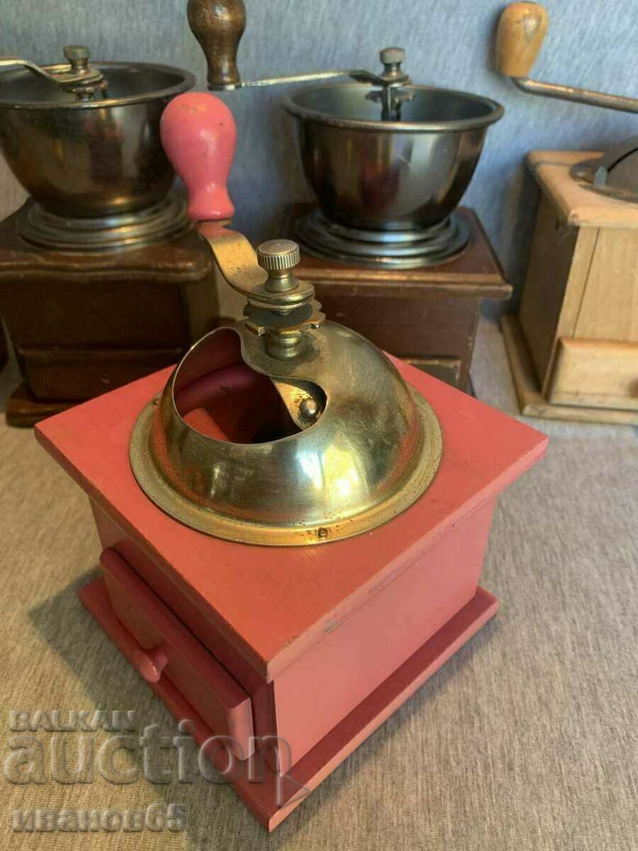 παλιός ξύλινος μύλος 6 με τιμή 30.00 BGN | € 15.34 παλιός ξύλινος μύλος 6 με τιμή 30.00 BGN | € 15.34