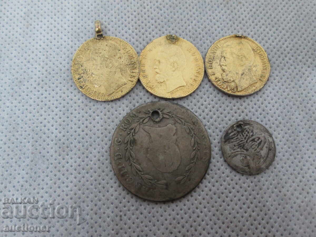 LOT OF COINS LOT OF COINS