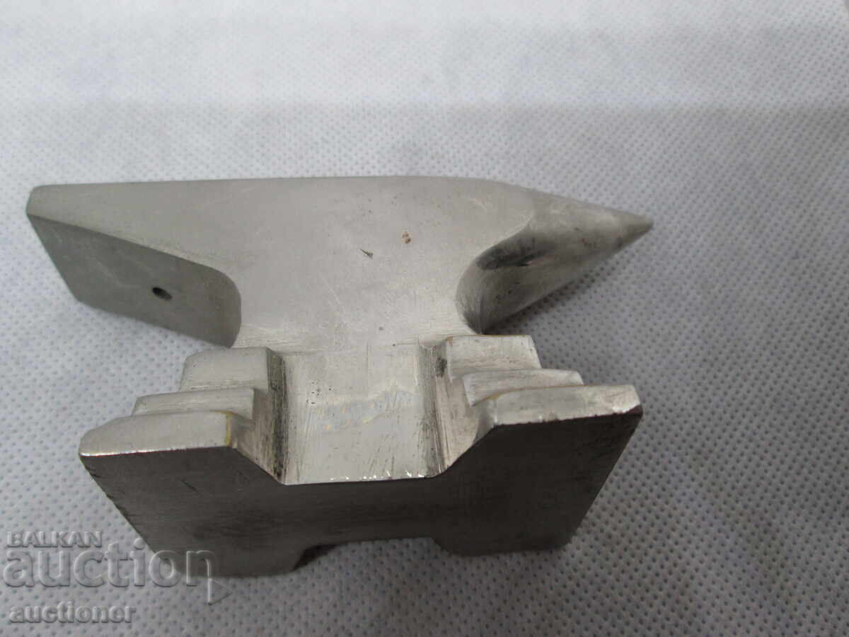Auction BRONZE ANVI, SMALL SIZE-OLD Auction BRONZE ANVI, SMALL SIZE-OLD