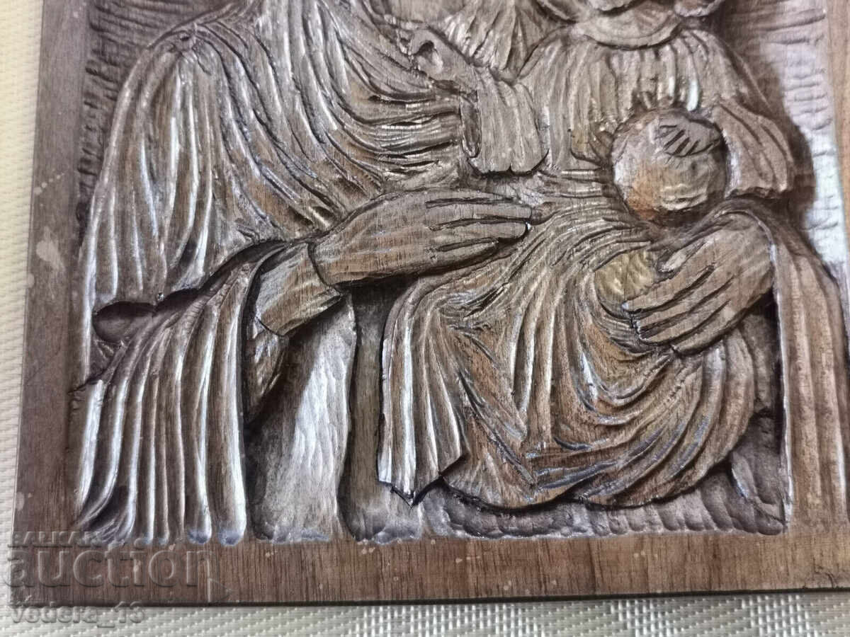 Auction  AUTHOR'S WOOD CARVING
