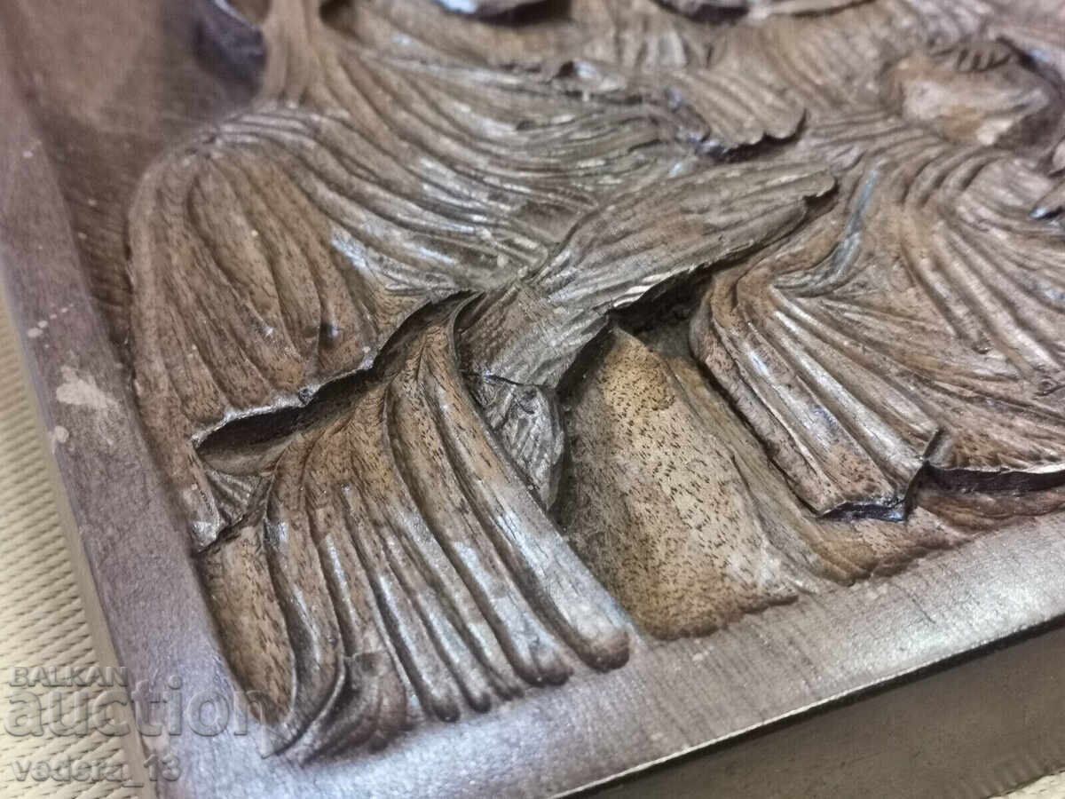 Delivery of AUTHOR'S WOOD CARVING