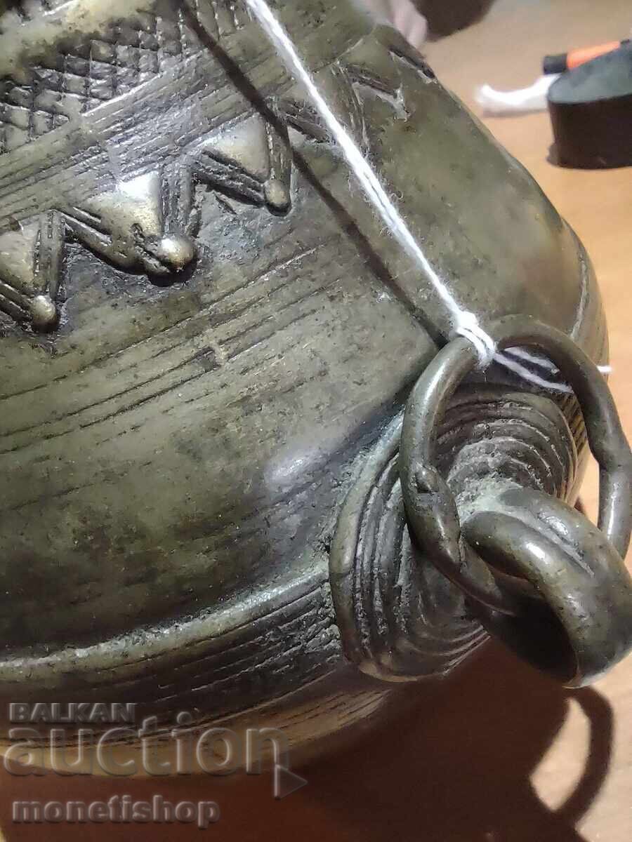 Large bronze pot with price 200.00 BGN | € 102.26 Large bronze pot with price 200.00 BGN | € 102.26