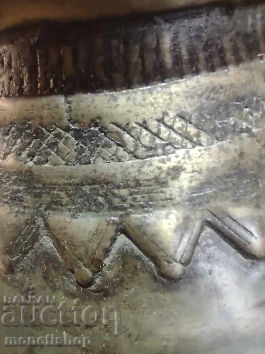 Auction Large bronze pot Auction Large bronze pot