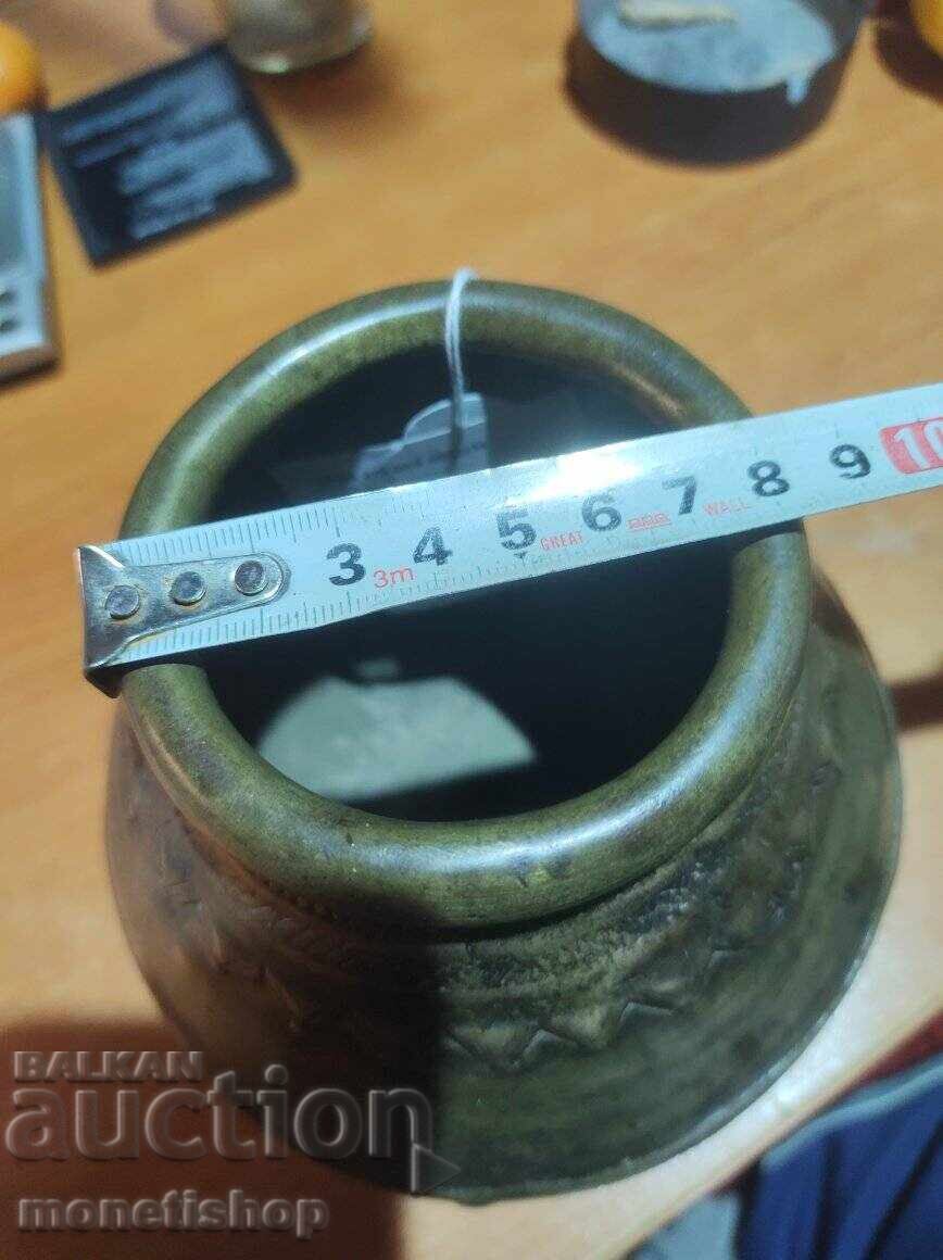 Large bronze pot - 6 Large bronze pot - 6