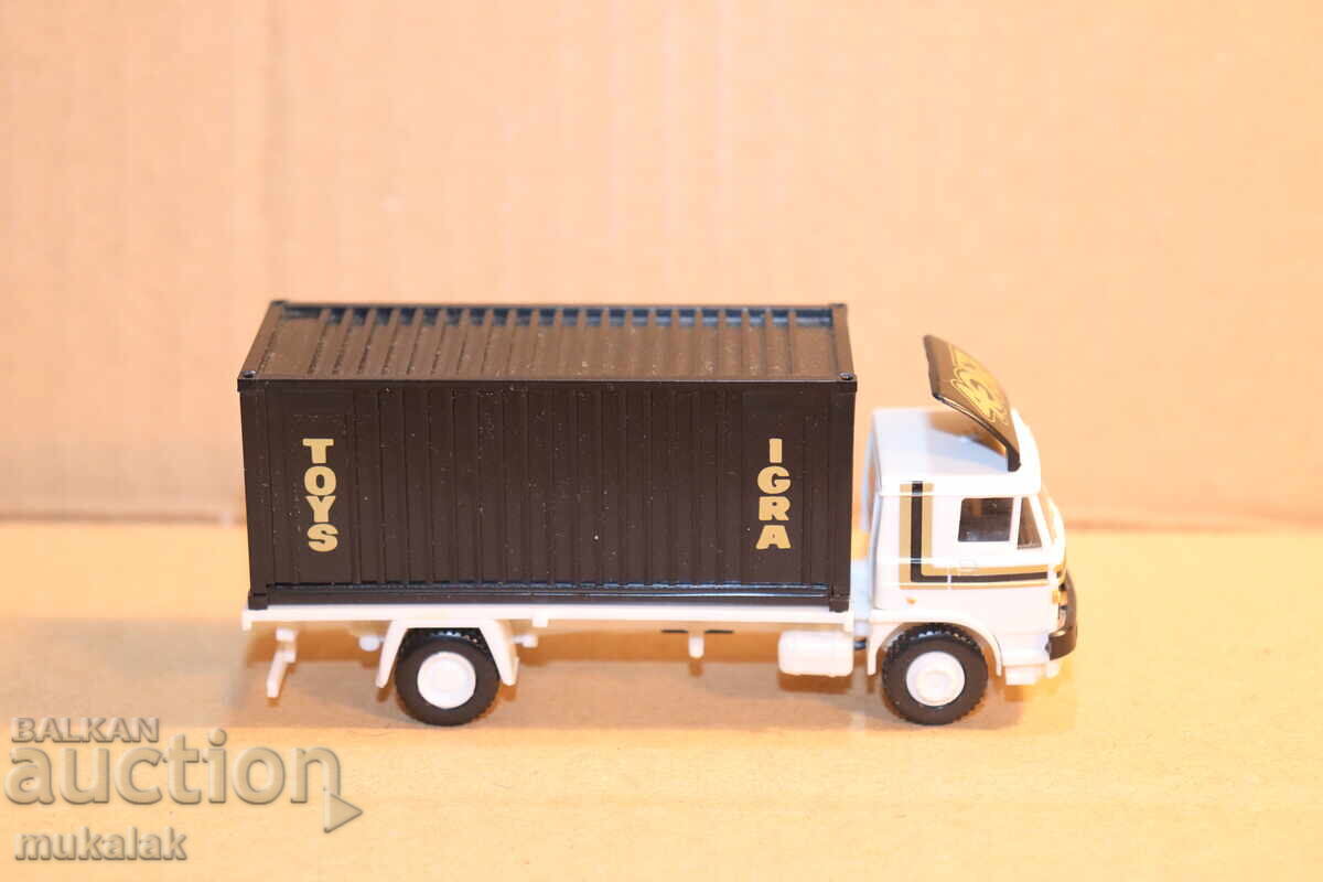 Delivery of IGRA 1:87 H0 LIAZ SKODA TANKER TRUCK TOY MODEL Delivery of IGRA 1:87 H0 LIAZ SKODA TANKER TRUCK TOY MODEL