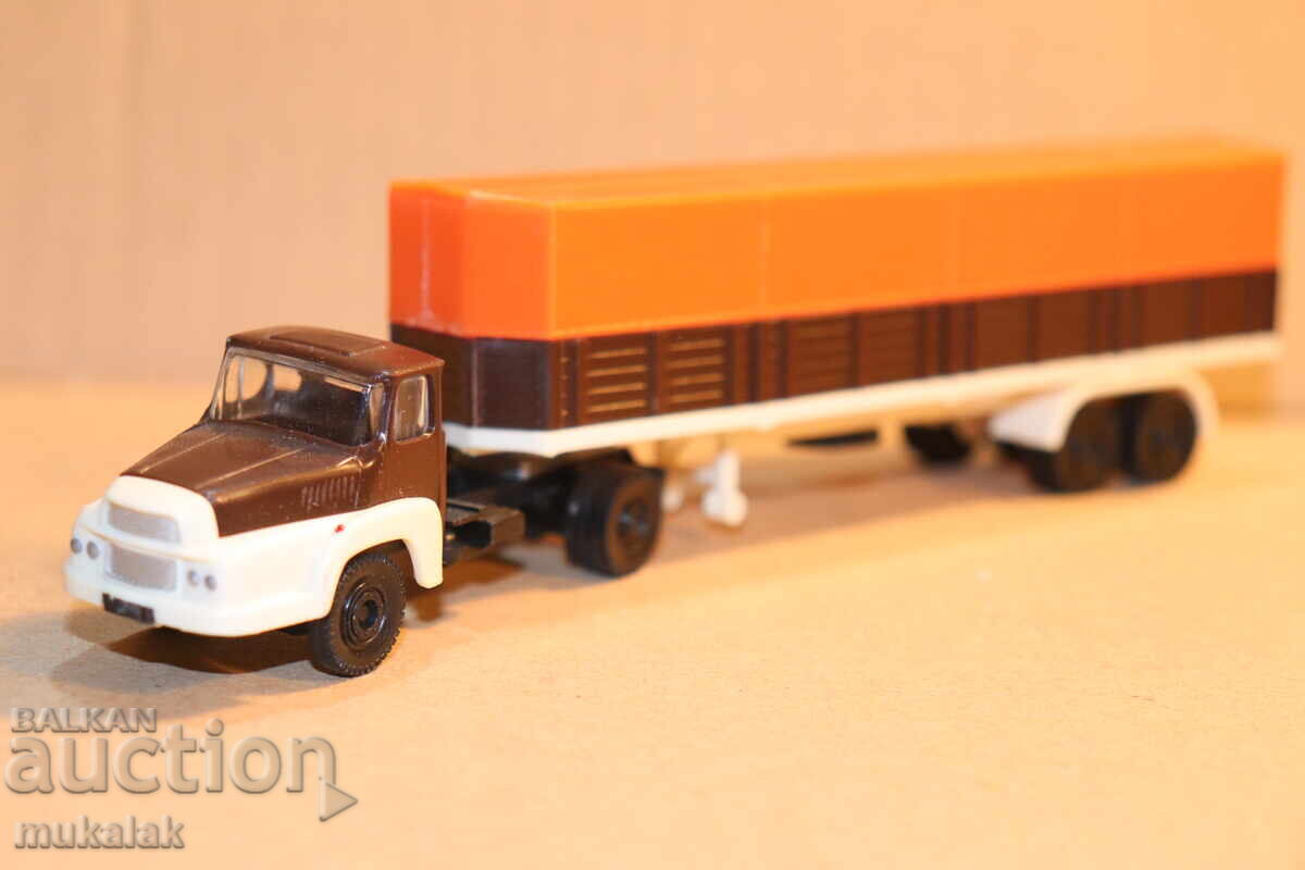 PLAY? 1:87 H0 TATRA? PRAFA? TRUCK TRUCK TOY MODEL with price 20.00 BGN | € 10.23 PLAY? 1:87 H0 TATRA? PRAFA? TRUCK TRUCK TOY MODEL with price 20.00 BGN | € 10.23