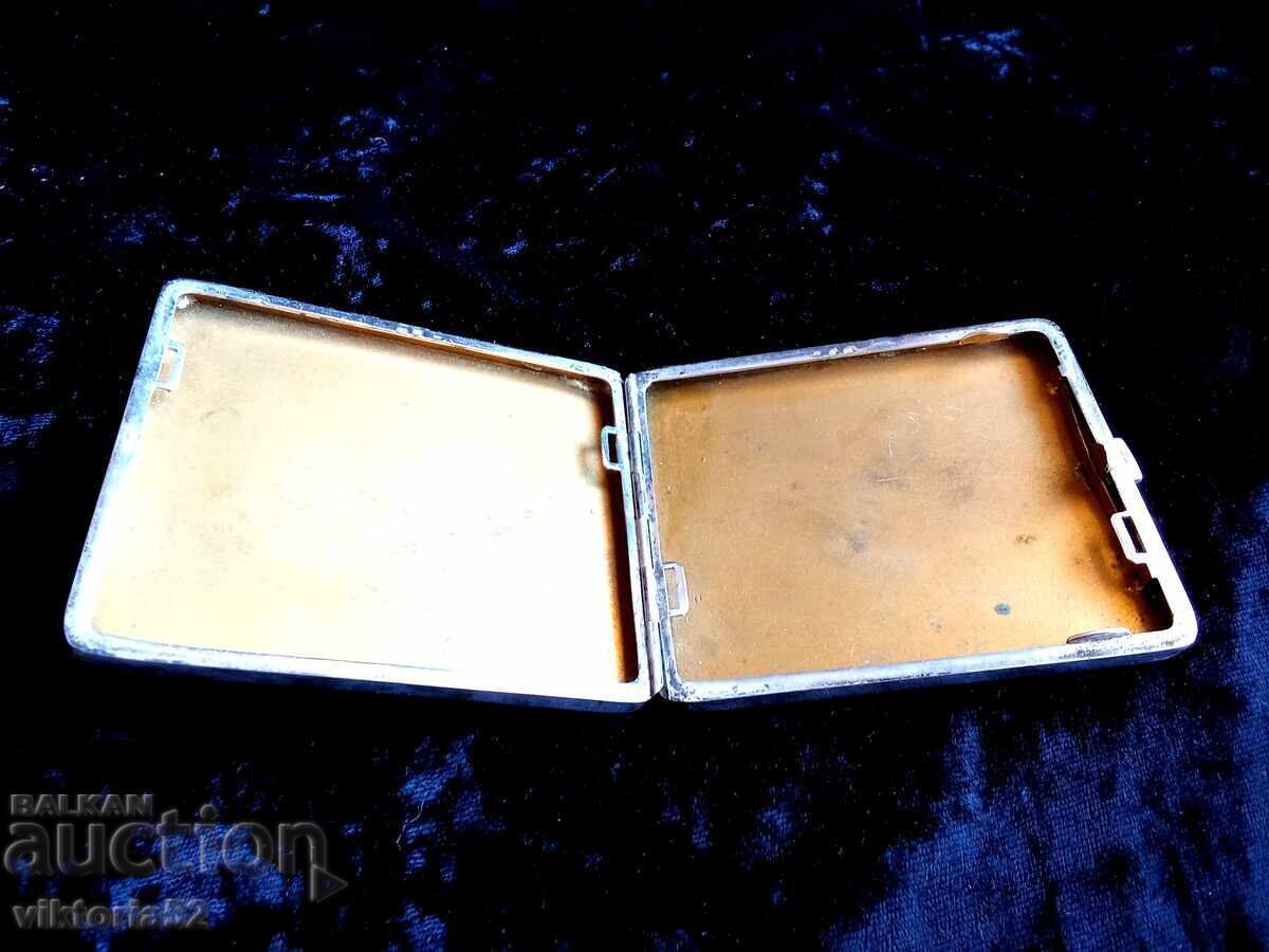 Delivery of silver cigarette case 115g