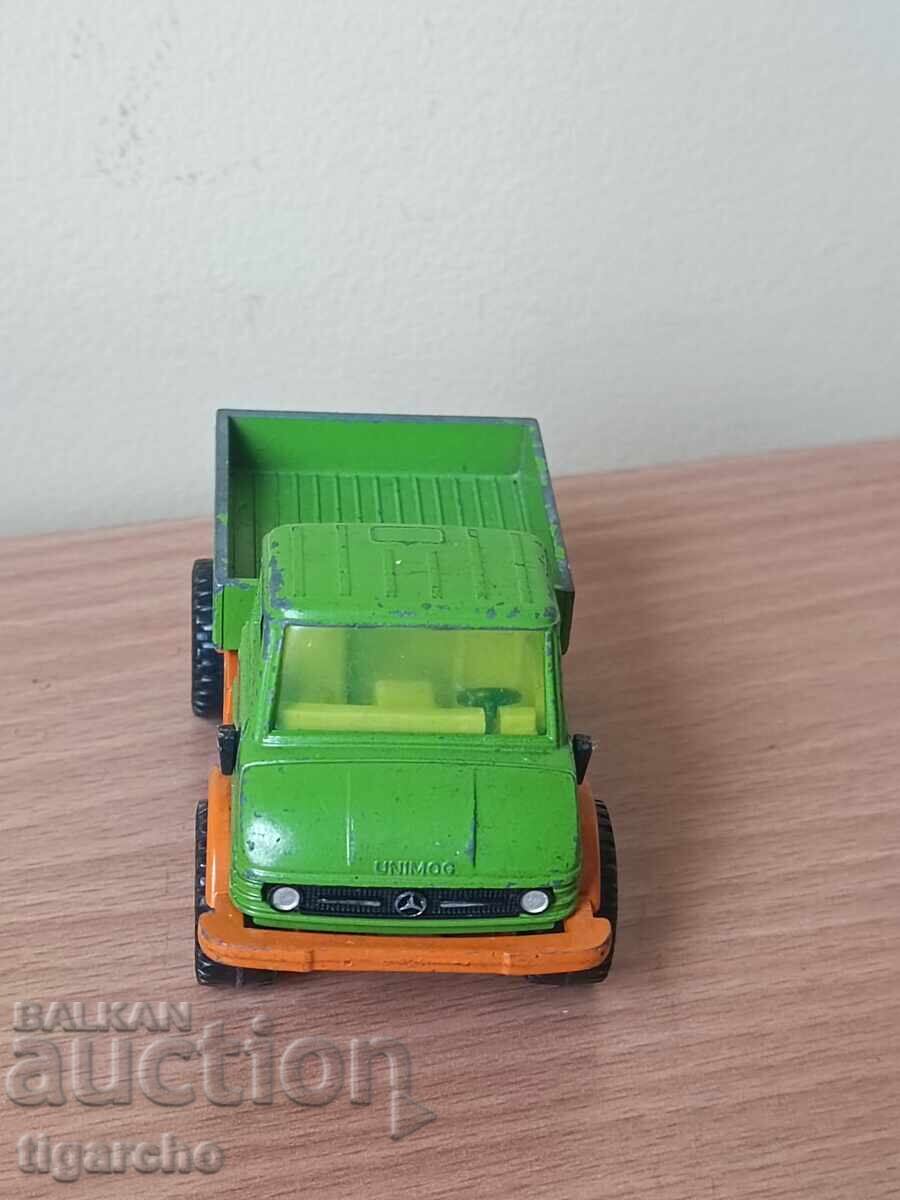 Метално камионче Мерцедес с цена 15.00 лв. | € 7.67 Метално камионче Мерцедес с цена 15.00 лв. | € 7.67