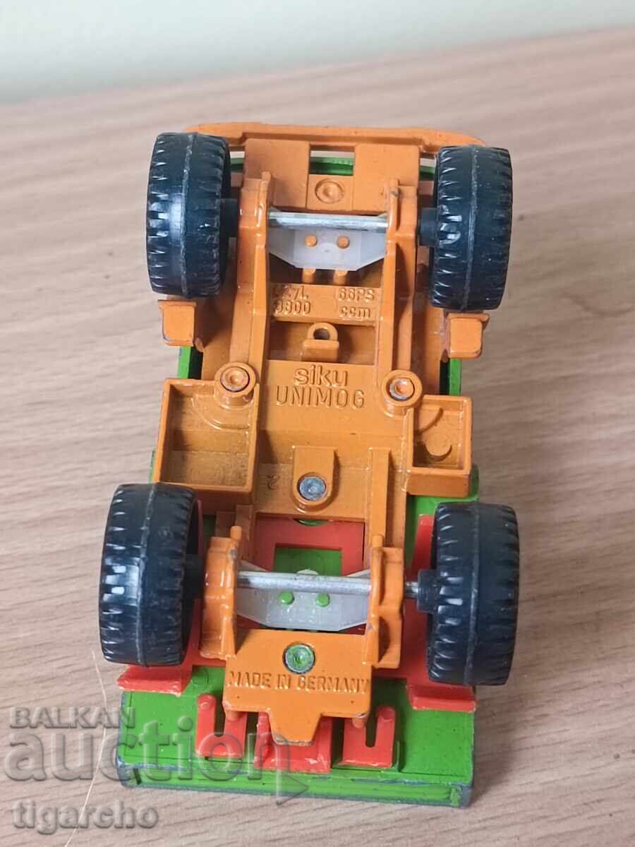 Доставка на Метално камионче Мерцедес Доставка на Метално камионче Мерцедес