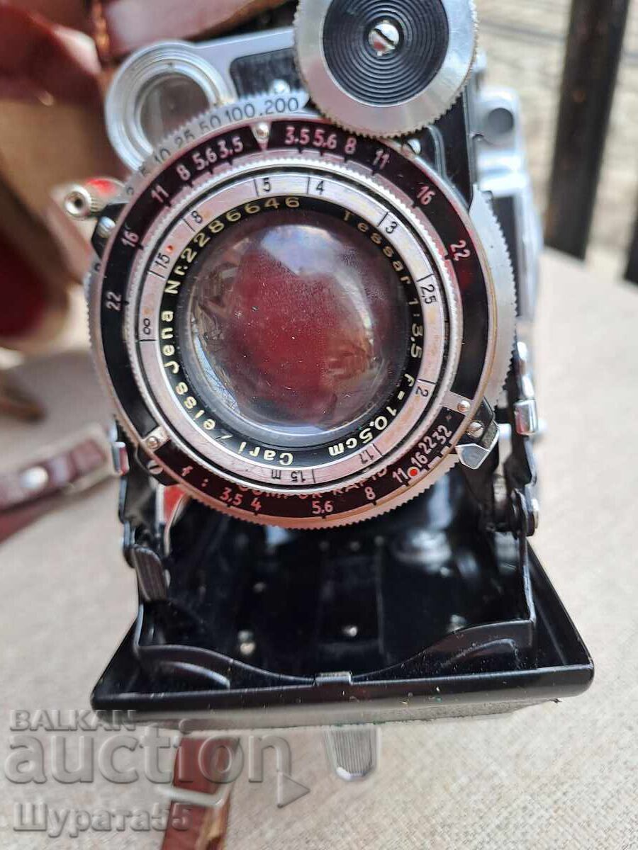 Auction Old camera Auction Old camera