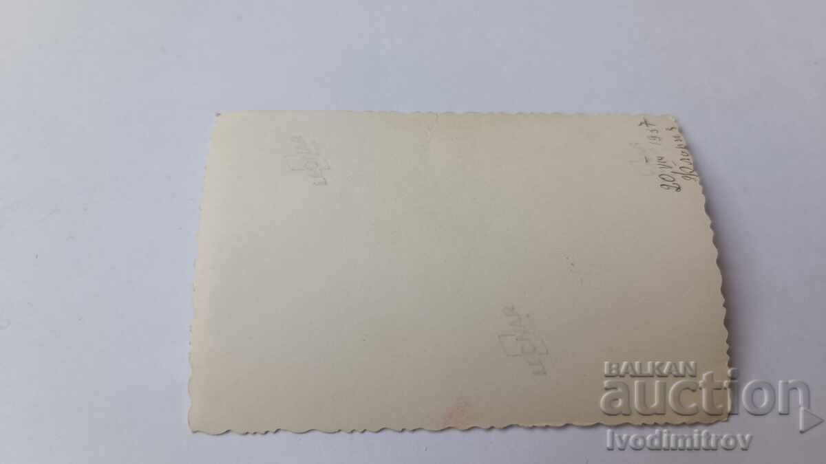 Photo Three young girls on the plan 1937 with price 2.15 BGN | € 1.10 Photo Three young girls on the plan 1937 with price 2.15 BGN | € 1.10