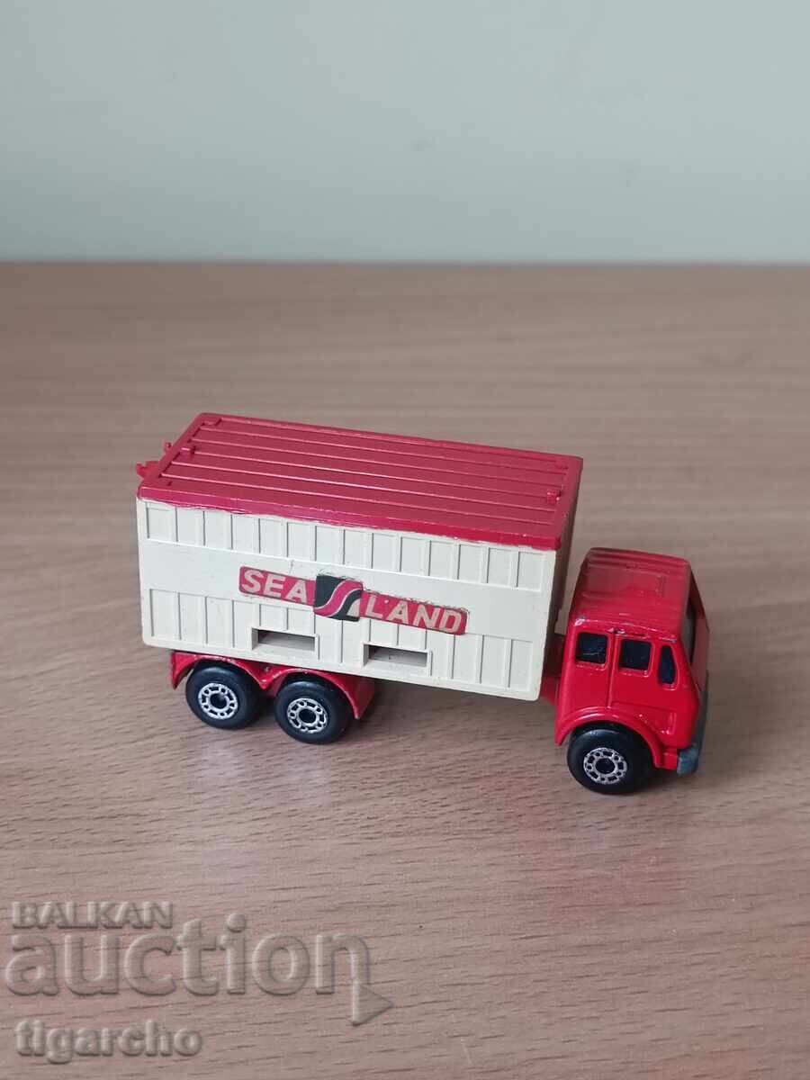 Camion Mercedes metalic cu preț 20.00 BGN | € 10.23 Camion Mercedes metalic cu preț 20.00 BGN | € 10.23