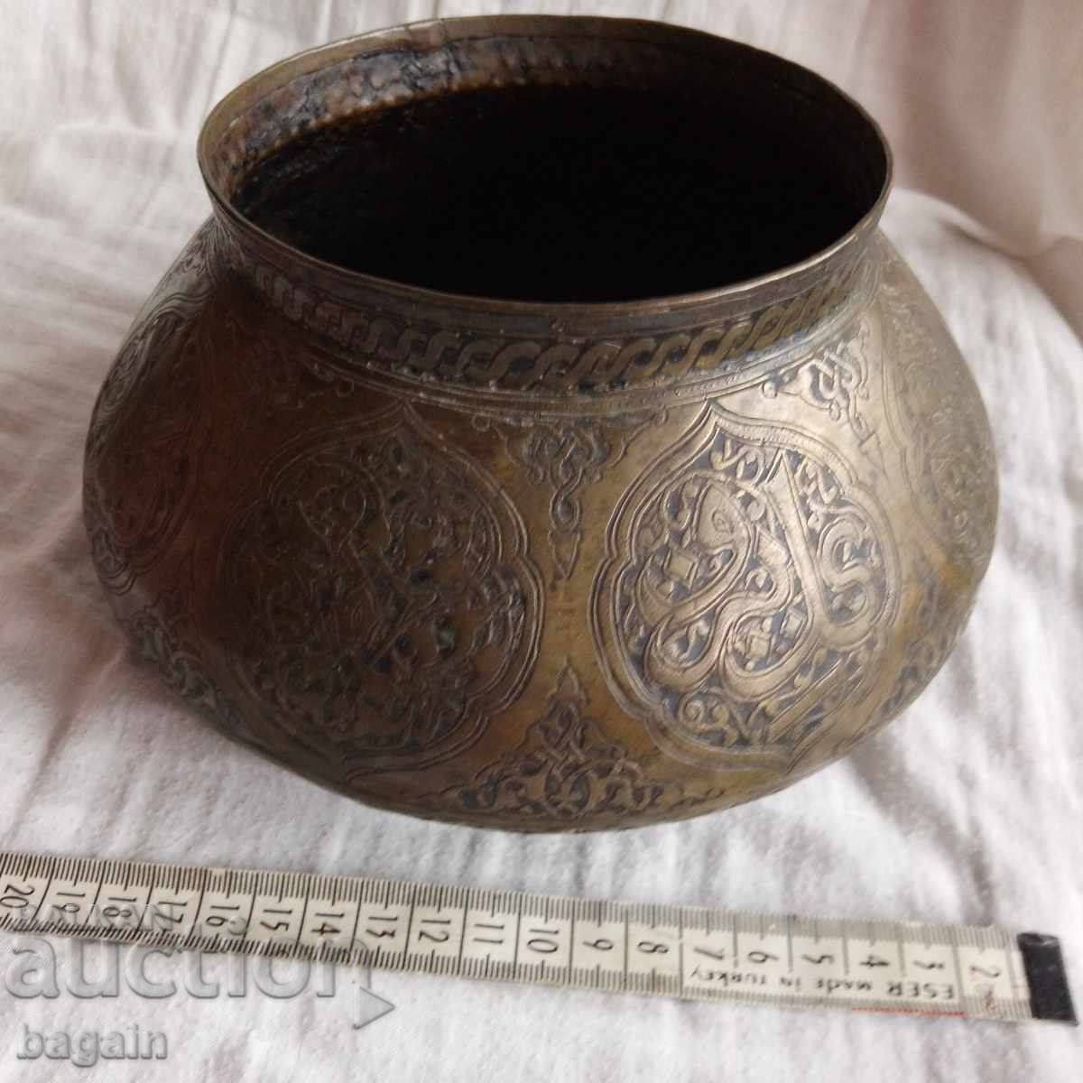 Persian court. - 5 Persian court. - 5