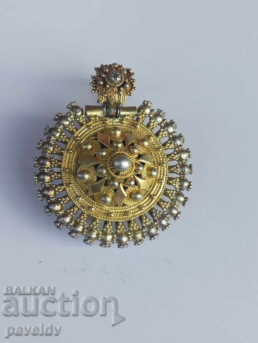 Σκουλαρίκι Βουλγαρικής Αναγέννησης από ασήμι και επιχρυσωμένο σκουλαρίκι - Arpalia - 1 τμχ! με τιμή 854.00 BGN | € 436.64