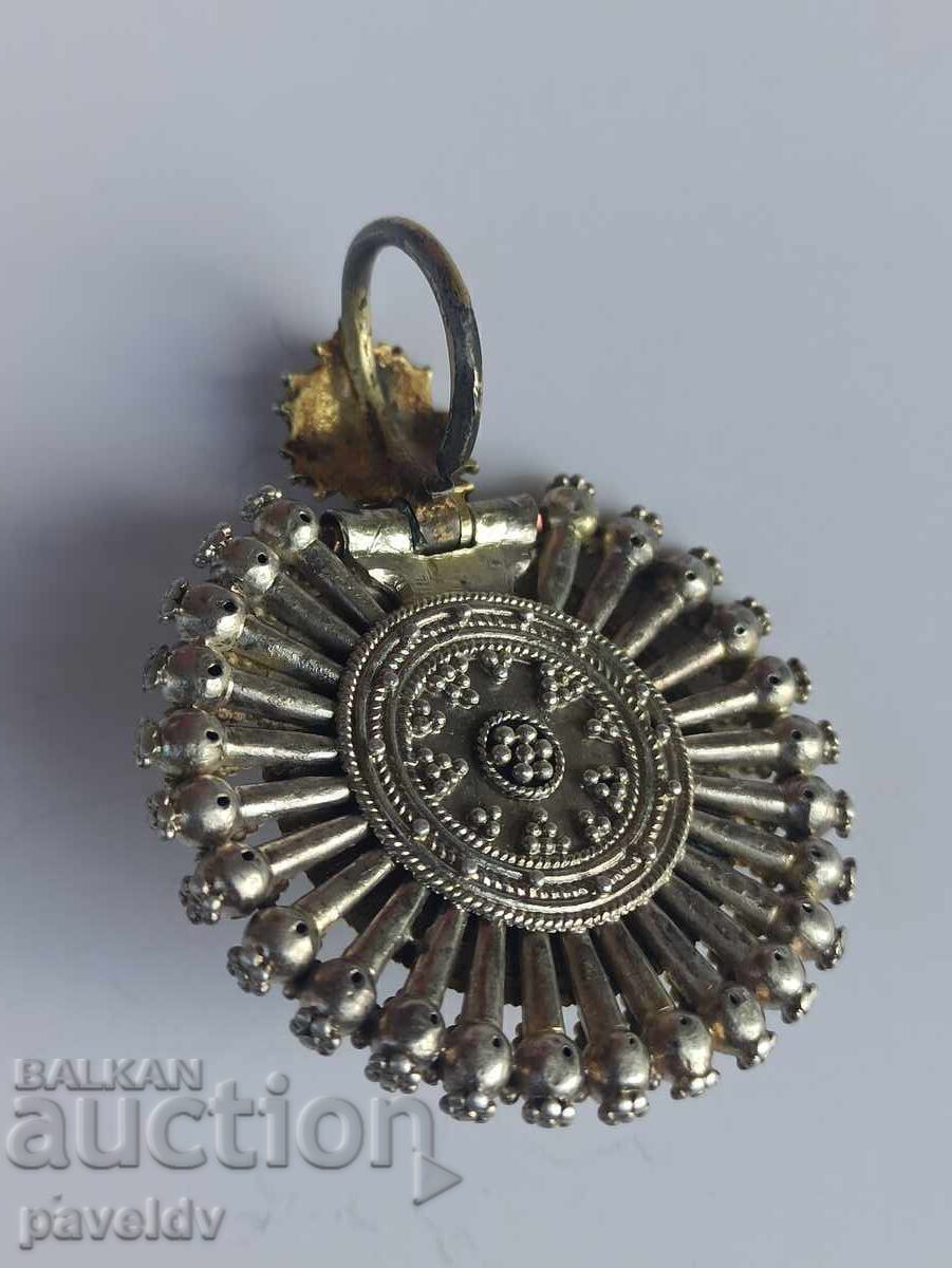 Δημοπρασία Σκουλαρίκι Βουλγαρικής Αναγέννησης από ασήμι και επιχρυσωμένο σκουλαρίκι - Arpalia - 1 τμχ!