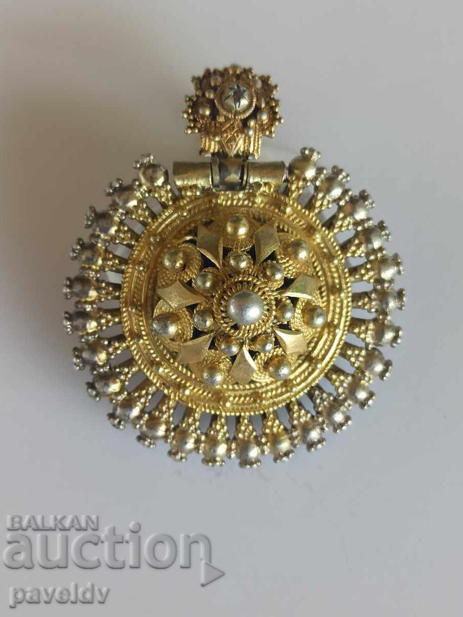 Възрожденска сребърна с позлата сечан обеца - Арпалия - 1бр! Възрожденска сребърна с позлата сечан обеца - Арпалия - 1бр!